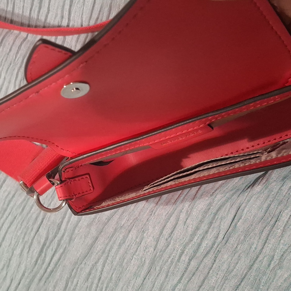 Micheal Kors mini greenwich crossbody - Picture 3 of 4